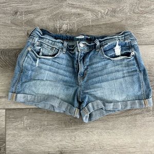 Woman’s Old Navy boyfriend shorts size 10